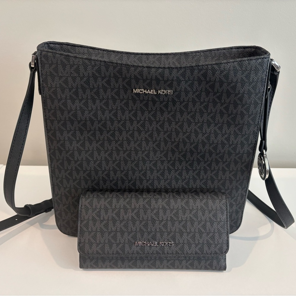 Michael Kors Black Jet Set Travel messenger bag & matching wallet